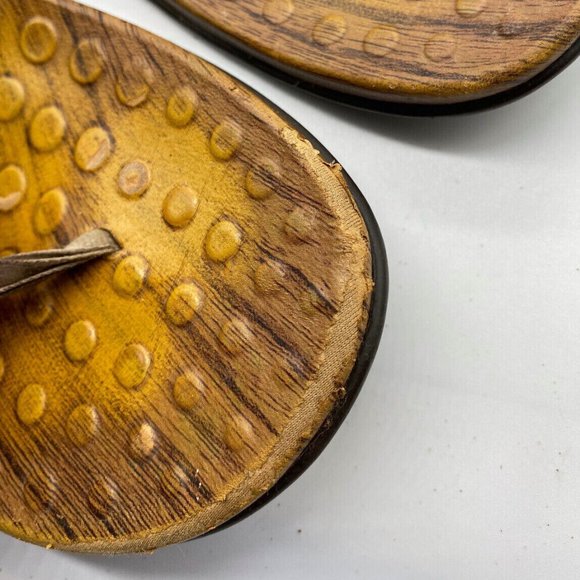 Vionic Orthaheel 8.5 / 9 Sandals Flip Flops Thongs Beaded Tan Brown Orthotic - Picture 3 of 5